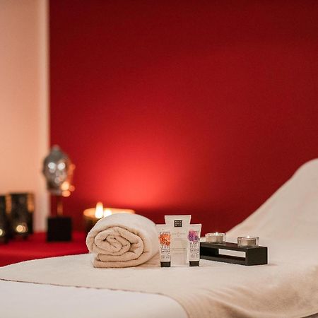 Bed & Breakfast Hotel Guggis Zuers Bagian luar foto